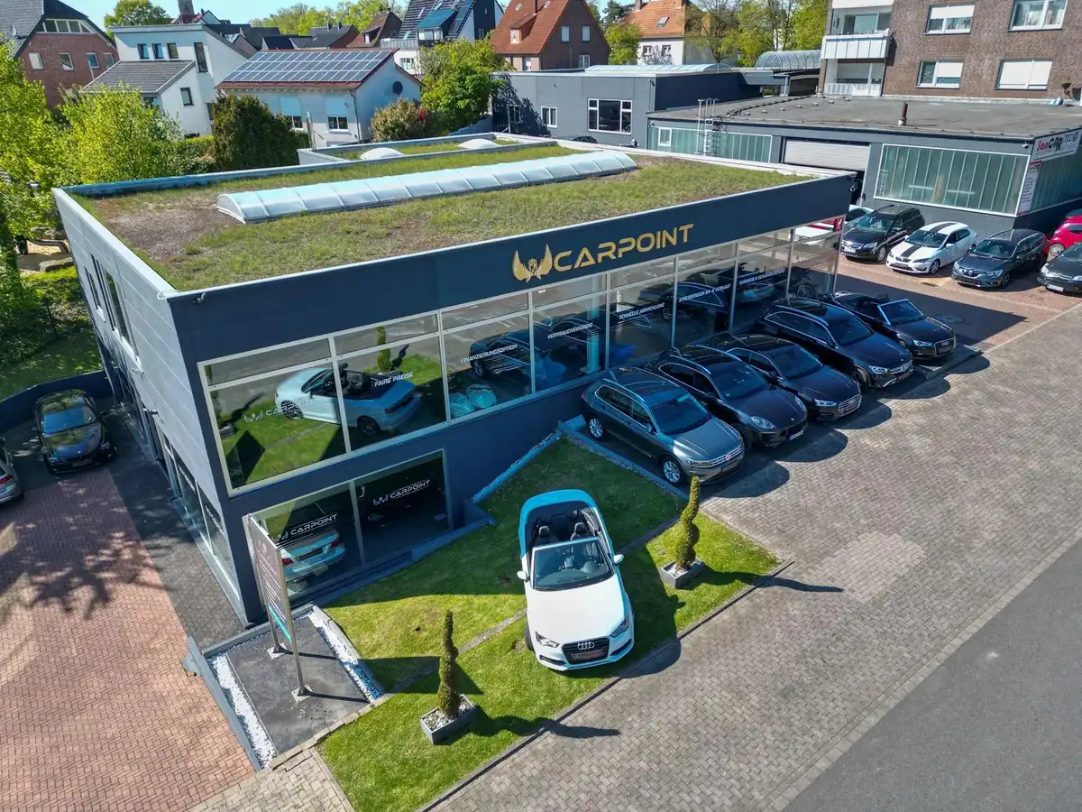 Das Autohaus PR Carpoint an der Hammer Straße 46a in Hamm von oben, mit den Hallen und den Kundenparkplätzen