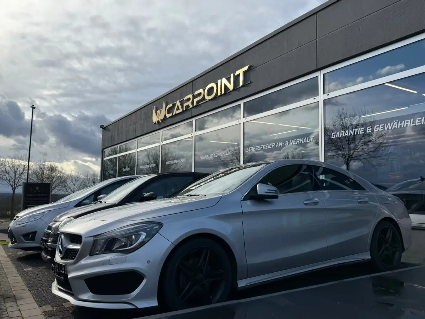 Mercedes CLA vor dem Autohaus PR Carpoint an der Hammer Straße in Hamm